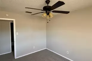 2805 W Ferndale Ln, Grand Prairie, TX 75052 - Photo 11