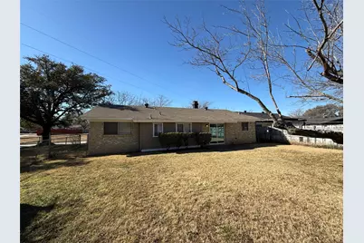 2805 W Ferndale Lane, Grand Prairie, TX 75052 - Photo 17