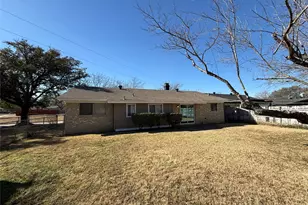 2805 W Ferndale Ln, Grand Prairie, TX 75052 - Photo 17