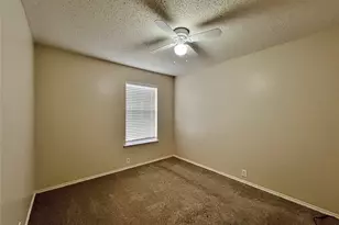 1516 Shady Shores Dr, Glenn Heights, TX 75154 - Photo 9