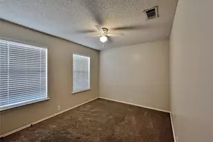 1516 Shady Shores Dr, Glenn Heights, TX 75154 - Photo 5