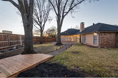 2418 Vista Glen Lane, Carrollton, TX 75007 - Photo 29