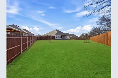 829 Haley Street, Springtown, TX 76082 - Photo 33