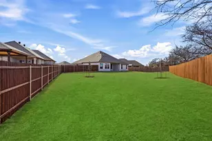 829 Haley St, Springtown, TX 76082 - Photo 33