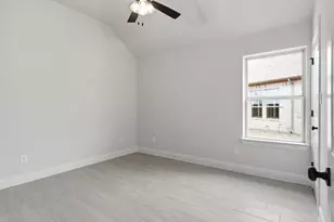 829 Haley St, Springtown, TX 76082 - Photo 23