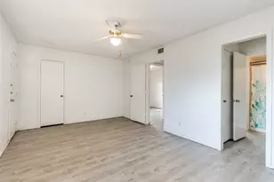 1913 San Rafael St, Fort Worth, TX 76134 - Photo 9