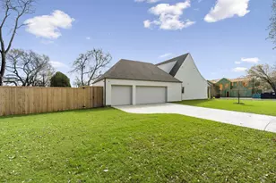 3207 Latham Dr, Dallas, TX 75229 - Photo 35