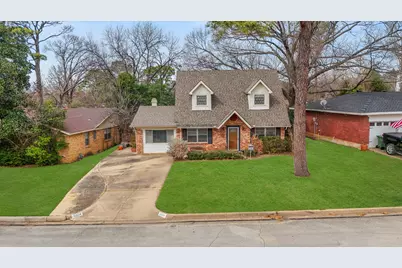 2004 Valley Lane, Arlington, TX 76013 - Photo 3