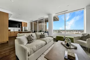 2408 Victory Park Ln, Dallas, TX 75219 - Photo 3