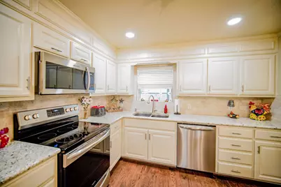 128 Oak Creek Street, Jacksboro, TX 76458 - Photo 15