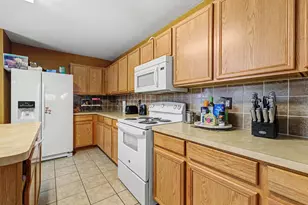 7936 Meadow Spring Ln, Fort Worth, TX 76120 - Photo 13