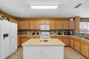 7936 Meadow Spring Ln, Fort Worth, TX 76120 - Photo 15