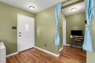 7936 Meadow Spring Ln, Fort Worth, TX 76120 - Photo 9