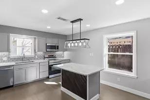 904 Red Oak St, Azle, TX 76020 - Photo 13