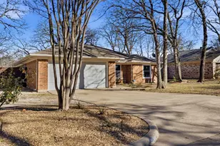 904 Red Oak St, Azle, TX 76020 - Photo 3