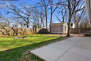 904 Red Oak St, Azle, TX 76020 - Photo 33