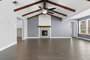 904 Red Oak St, Azle, TX 76020 - Photo 9