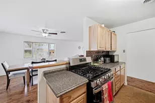 201 Ross Ave, Denison, TX 75020 - Photo 9