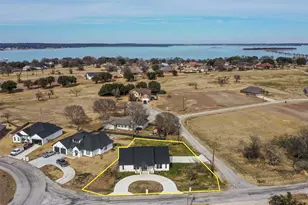 170 Half Moon Way, Bridgeport, TX 76426 - Photo 3