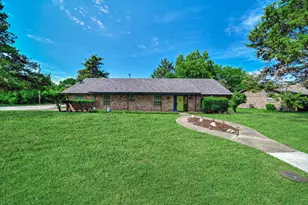 1406 Churchill Dr, Denton, TX 76209 - Photo 1