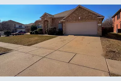 5353 Freestone Drive, Grand Prairie, TX 75052 - Photo 3