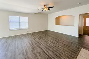 5353 Freestone Dr, Grand Prairie, TX 75052 - Photo 17