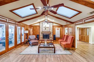 10626 Cox Ln, Dallas, TX 75229 - Photo 5