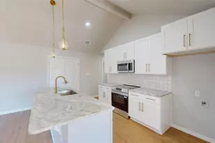 707 Cedar St, Cleburne, TX 76031 - Photo 15