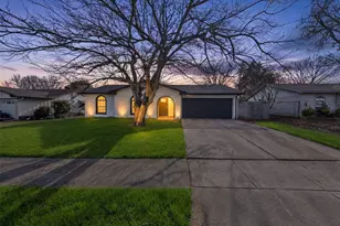 529 Ann Lois Ln, Burleson, TX 76028 - Photo 3