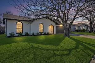 529 Ann Lois Ln, Burleson, TX 76028 - Photo 3