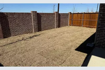 5933 Laurel Lake Lane, Pilot Point, TX 76258 - Photo 5