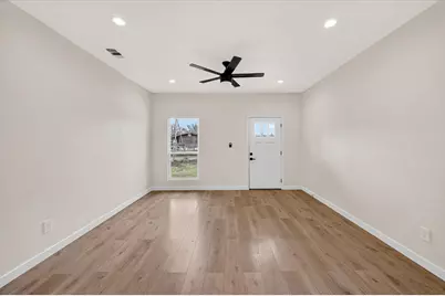 2112 W 13th Avenue, Corsicana, TX 75110 - Photo 9