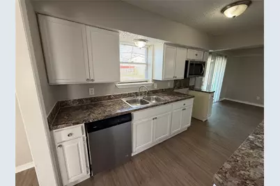 3907 Emerald Drive, Mesquite, TX 75150 - Photo 9