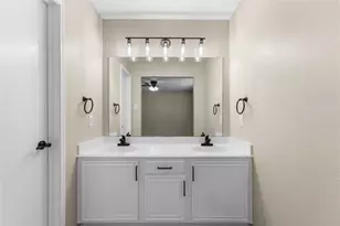 1035 N Ravinia Dr, Dallas, TX 75211 - Photo 11