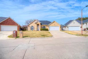 1107 Deer Valley Ln, Arlington, TX 76001 - Photo 5