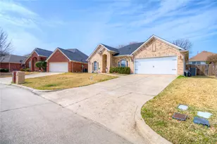 1107 Deer Valley Ln, Arlington, TX 76001 - Photo 1