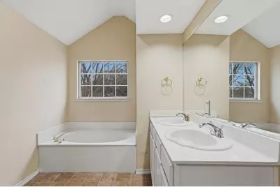 2116 Montclair Lane, Lewisville, TX 75067 - Photo 31