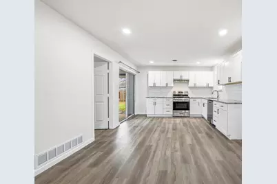 700 W Cedar Street, Hurst, TX 76053 - Photo 5