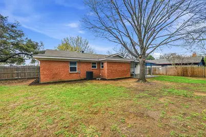 700 W Cedar Street, Hurst, TX 76053 - Photo 19