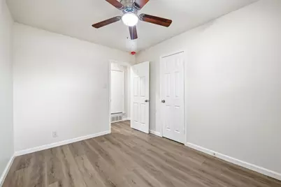 700 W Cedar Street, Hurst, TX 76053 - Photo 17