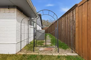 3132 Chapel Downs Dr, Dallas, TX 75229 - Photo 27