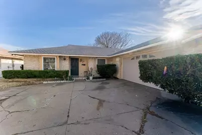 421 W Springdale Lane, Grand Prairie, TX 75052 - Photo 1