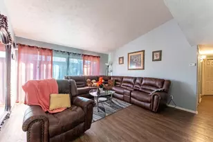 421 W Springdale Ln, Grand Prairie, TX 75052 - Photo 13