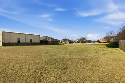 9103 Bellechase Road, Granbury, TX 76049 - Photo 11