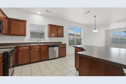 421 Sandy Creek Drive, Fort Worth, TX 76131 - Photo 17