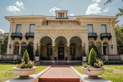 1001 Elizabeth Boulevard, Fort Worth, TX 76110 - Photo 1