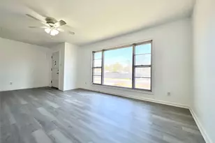 1205 W 10th St, McGregor, TX 76657 - Photo 5