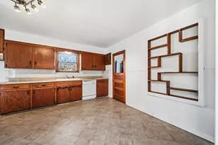 1205 W 10th St, McGregor, TX 76657 - Photo 9