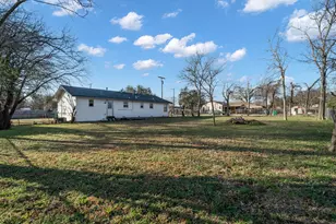 1205 W 10th St, McGregor, TX 76657 - Photo 23