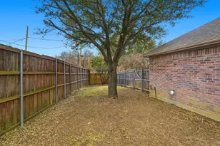 830 Greenridge Dr, Arlington, TX 76017 - Photo 23